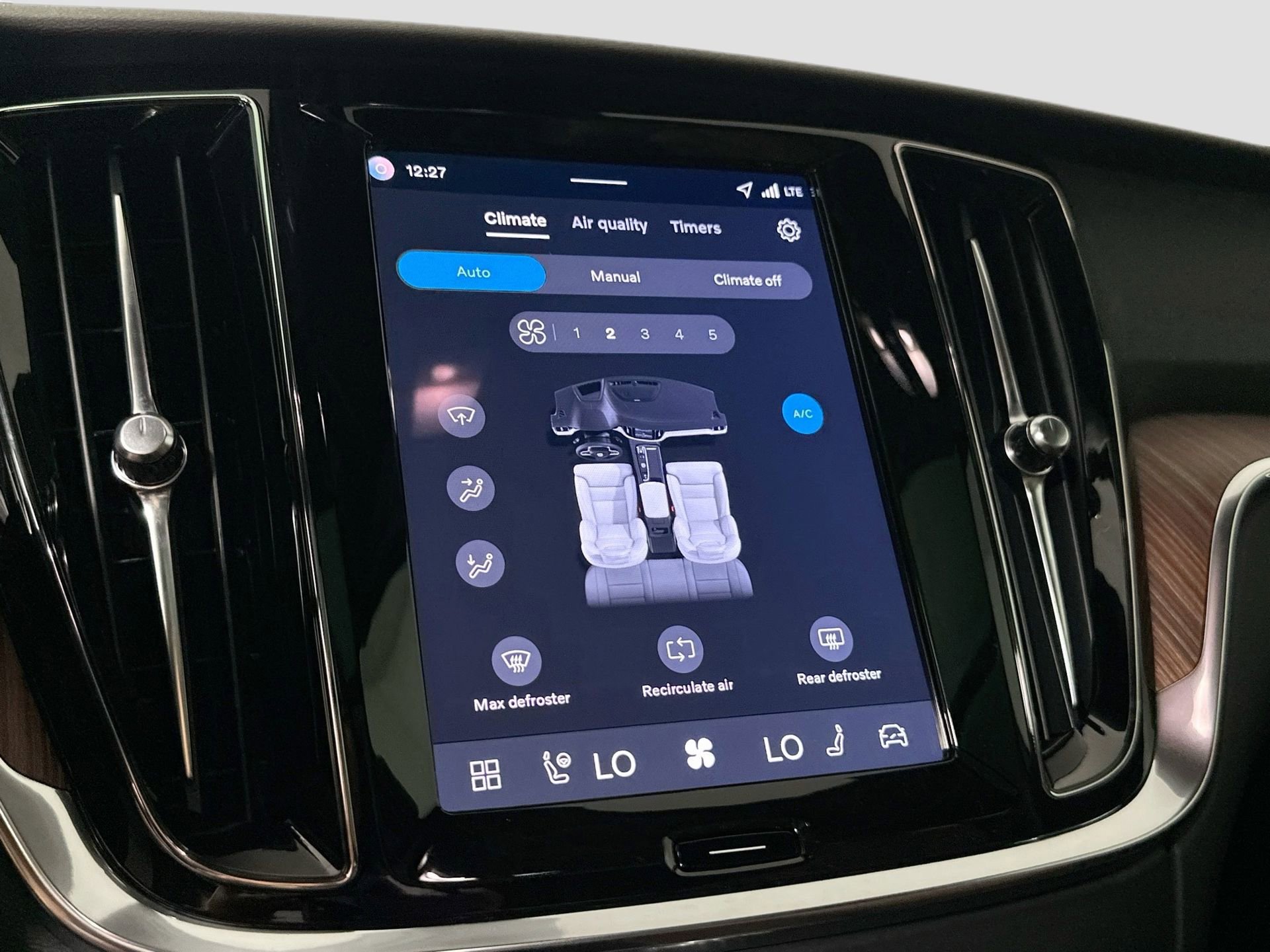 New 2026 Volvo V60 B5 Cross Country Plus w/ Protection Package Premier image 15