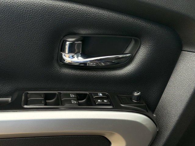 Used 2019 Nissan Titan SV w/ SV Convenience Package AWD/4WD image 25