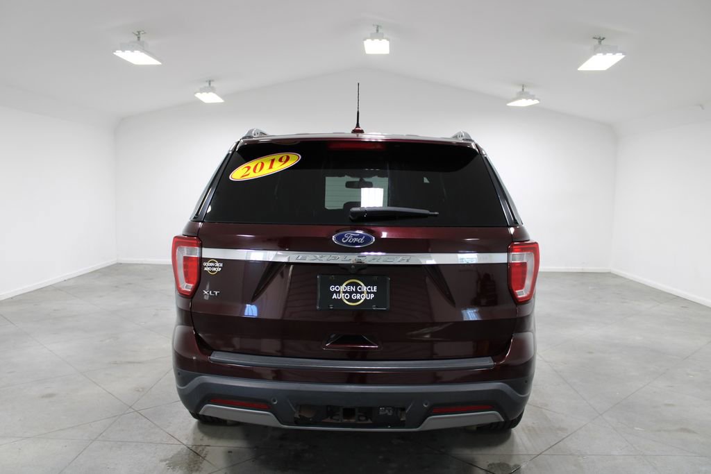 Used 2019 Ford Explorer XLT w/ Equipment Group 202A image 8