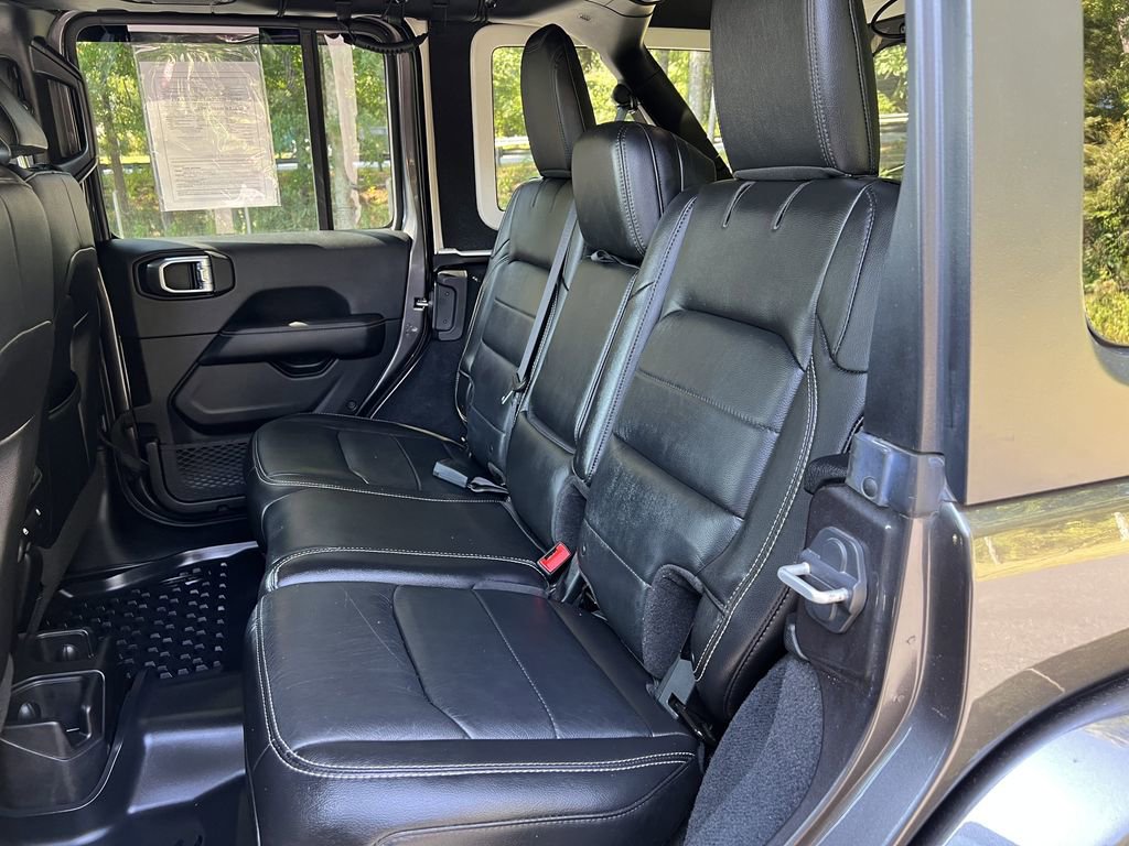 Used 2018 Jeep Wrangler Unlimited Sahara image 16