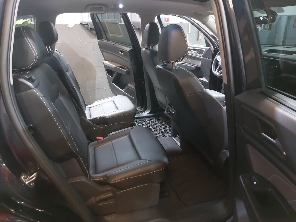 Used 2023 Volkswagen Atlas SE w/ Panoramic Sunroof Package AWD/4WD image 11