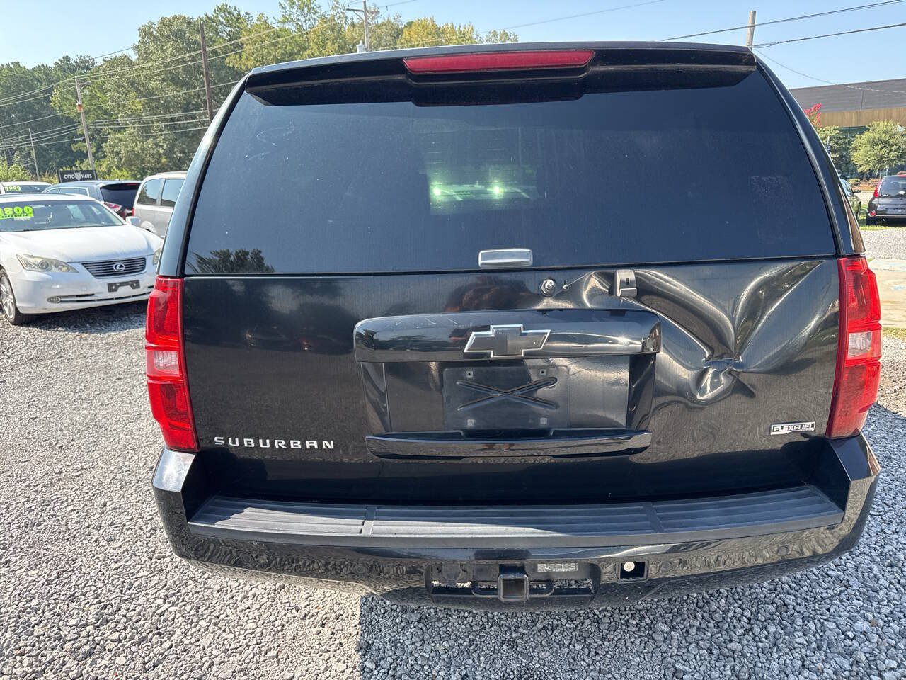 Used 2011 Chevrolet Suburban 2WD image 5