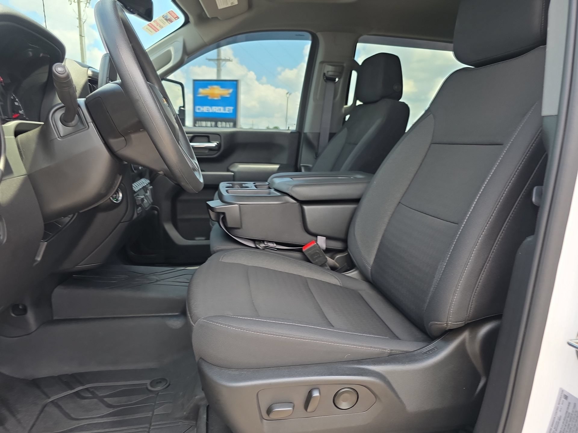 Used 2024 Chevrolet Silverado 2500 Custom w/ Custom Convenience Package AWD/4WD image 10