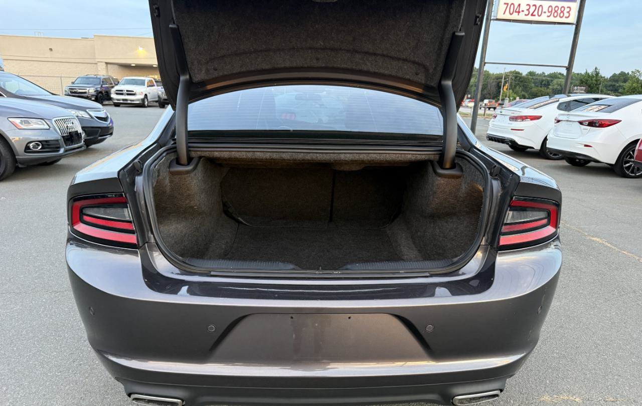 Used 2020 Dodge Charger SXT w/ Leather Interior Group RWD image 11