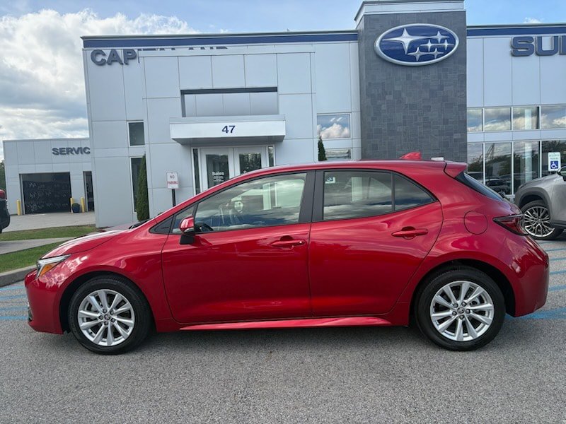 Used 2024 Toyota Corolla SE w/ SE Package FWD image 2