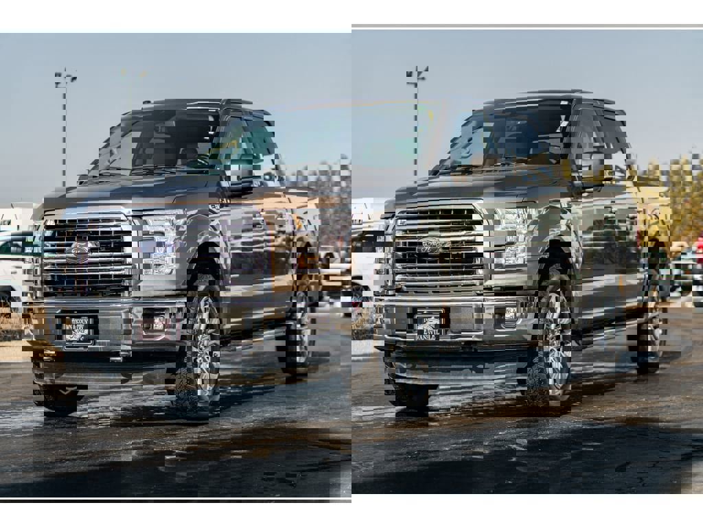 Used 2015 Ford F150 XLT w/ Equipment Group 302A Luxury image 2