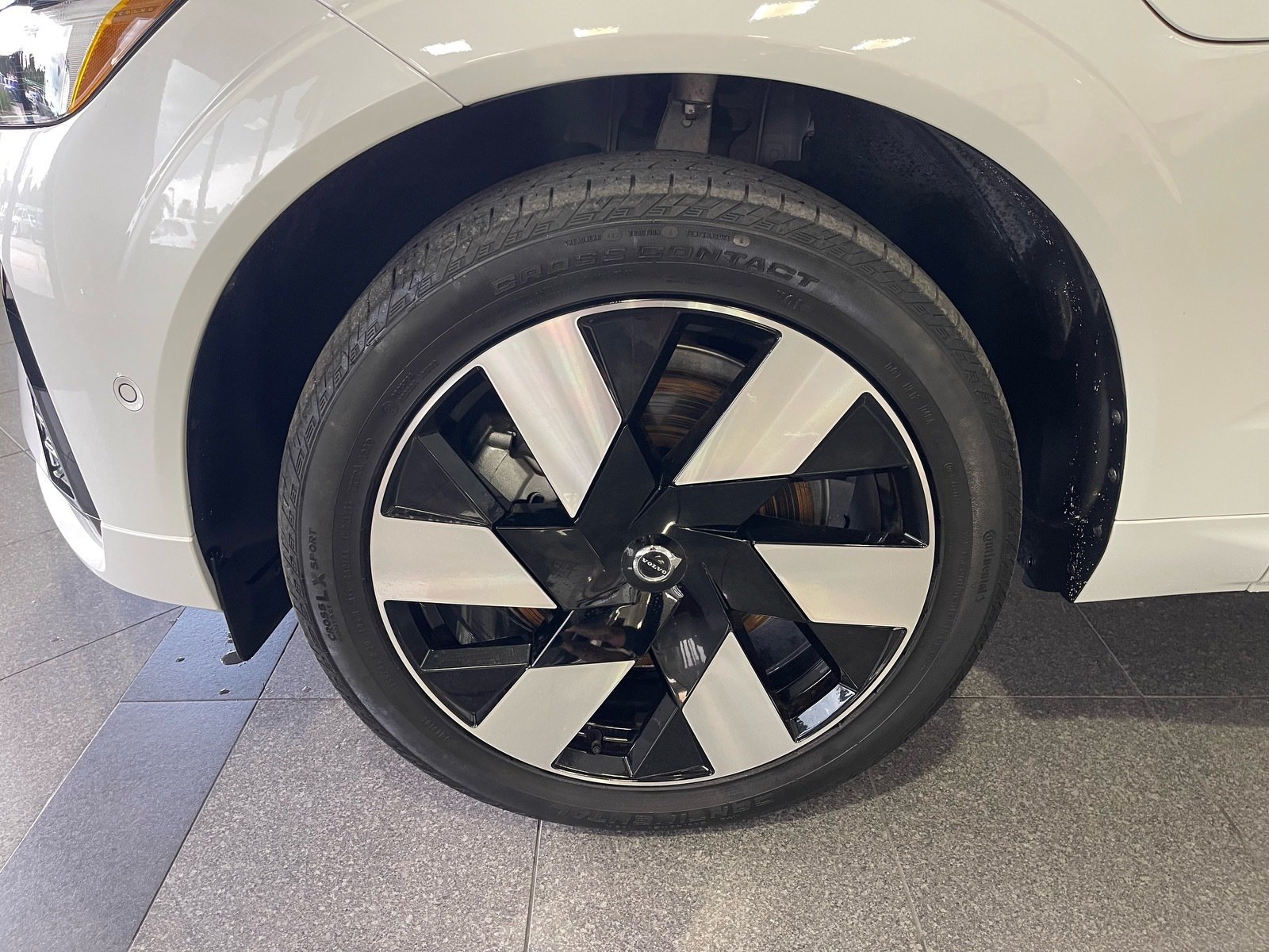 Used 2023 Volvo XC60 T8 Ultimate AWD/4WD image 20