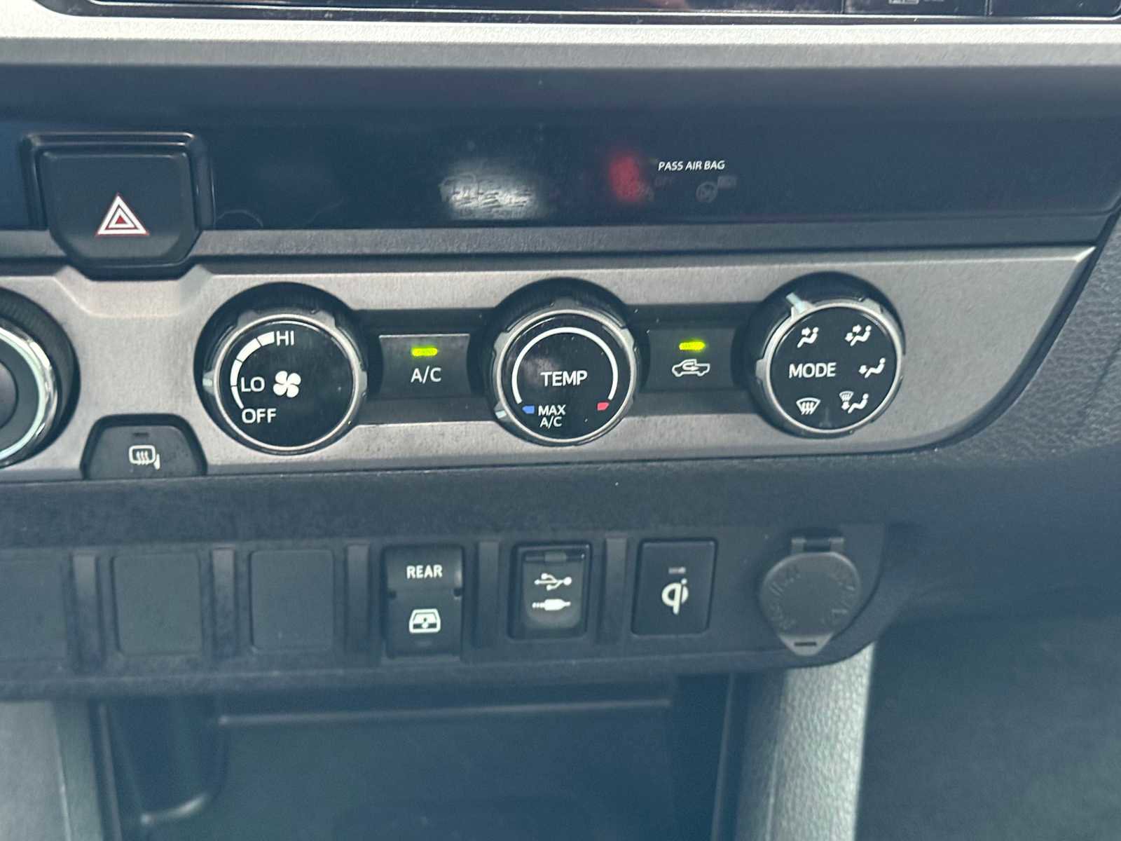 Used 2018 Toyota Tacoma TRD Off-Road AWD/4WD image 23