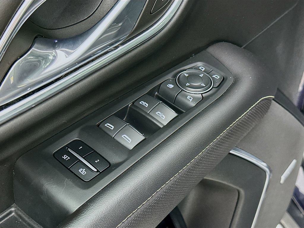 Used 2024 Chevrolet Tahoe Premier AWD/4WD image 26