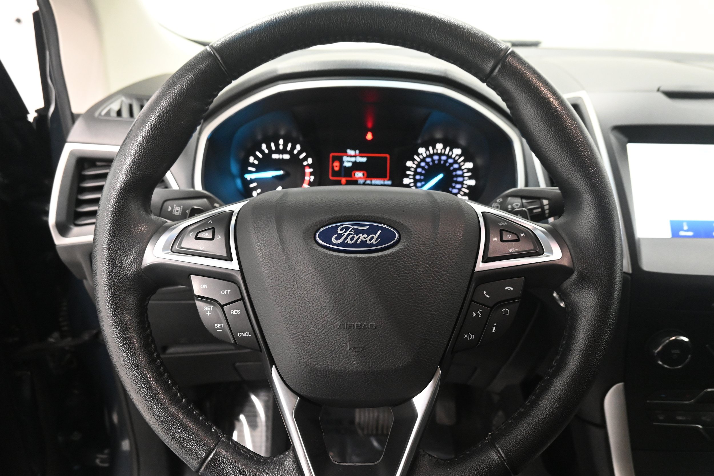 Used 2019 Ford Edge SEL AWD/4WD image 8