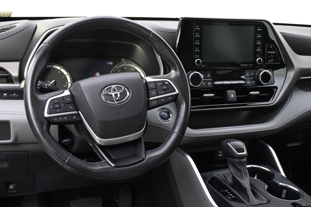 Used 2022 Toyota Highlander XLE image 12