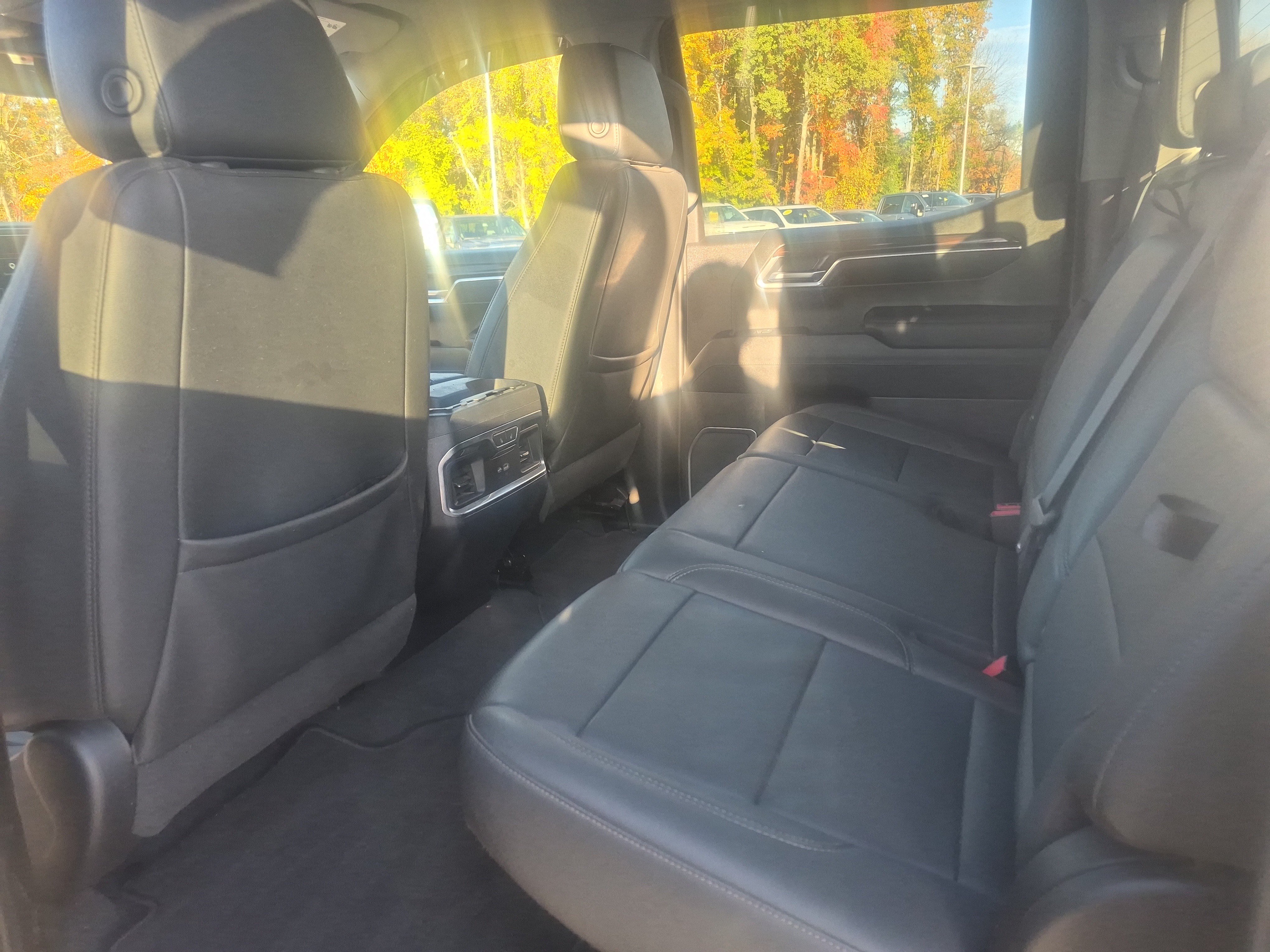 Used 2023 GMC Sierra 1500 SLT w/ SLT Convenience Package AWD/4WD image 9