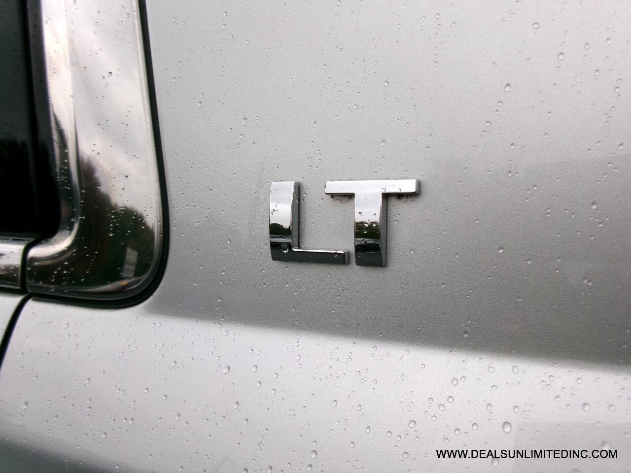 Used 2019 Chevrolet Suburban LT AWD/4WD image 6