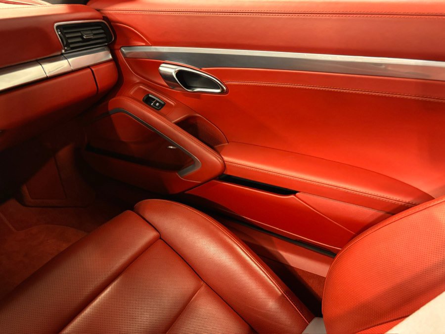 Used 2014 Porsche 911 Carrera 4S image 22