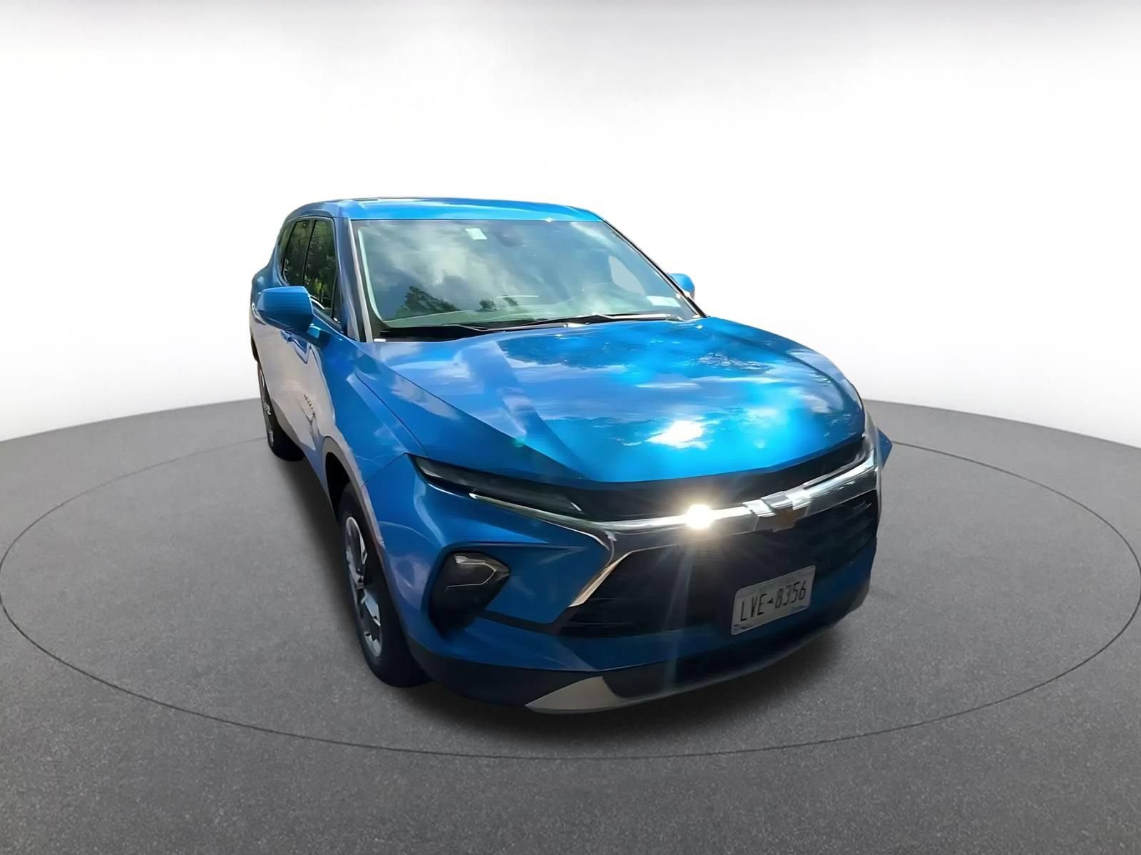 Used 2025 Chevrolet Blazer LT FWD image 3