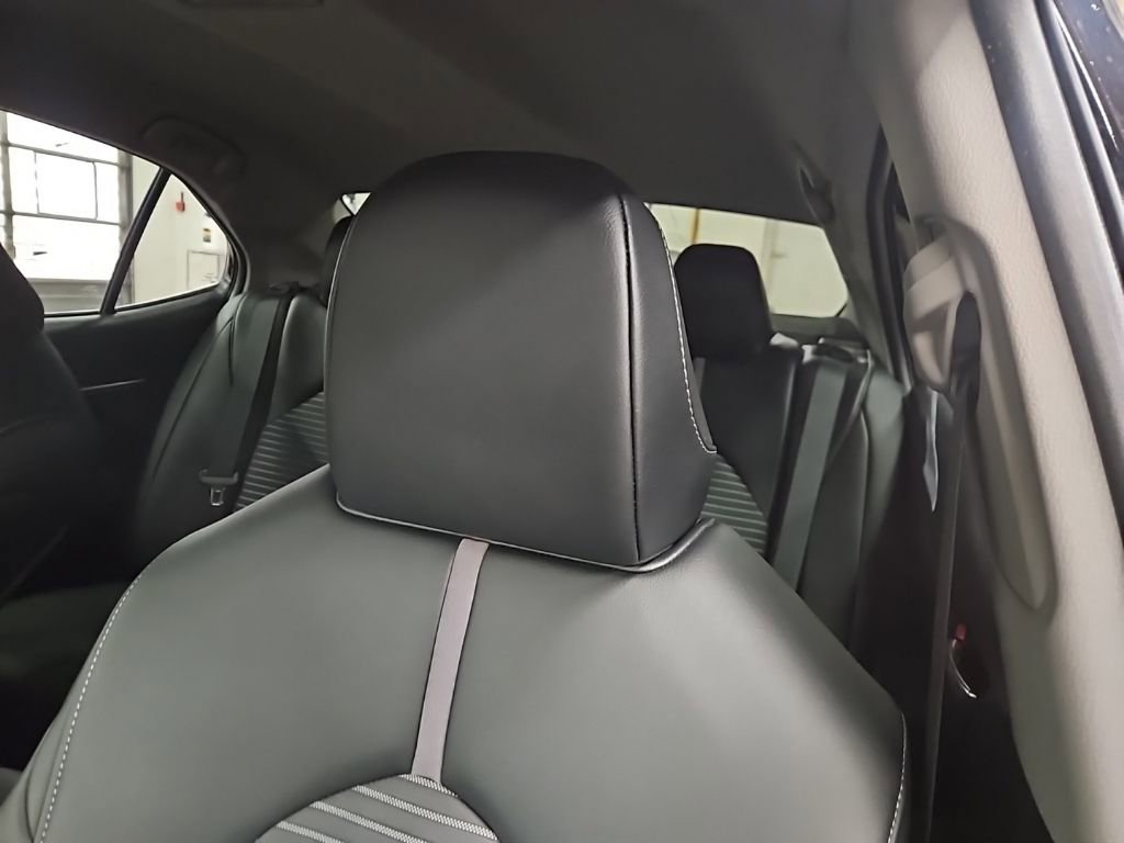 Used 2023 Toyota Camry SE image 12