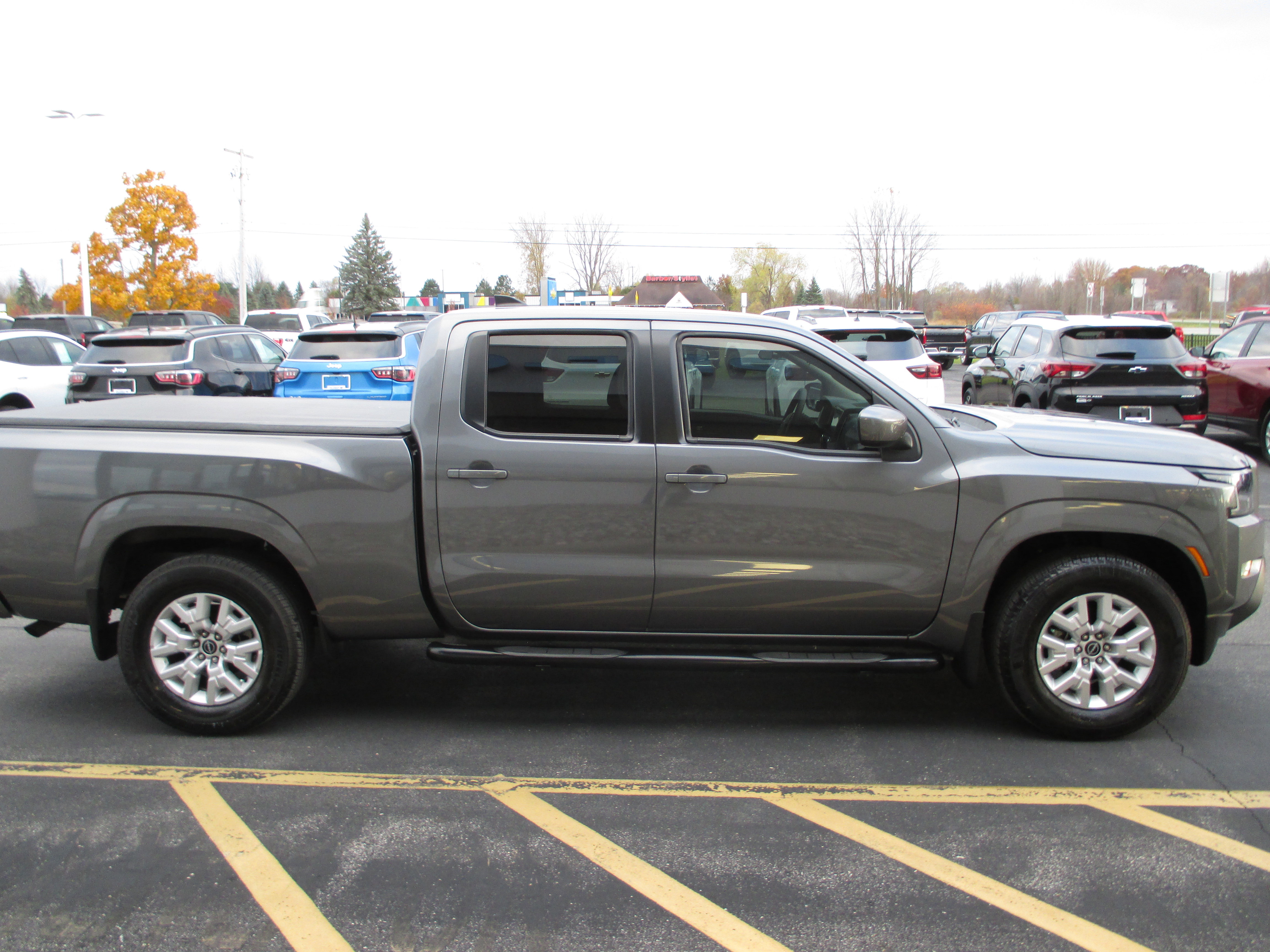 Used 2022 Nissan Frontier SV w/ Technology Package image 6