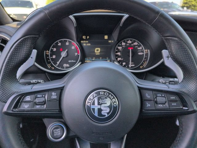 Used 2023 Alfa Romeo Giulia Veloce RWD image 29