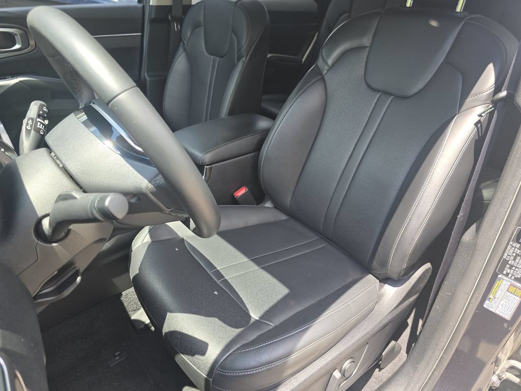 Used 2023 Kia Sorento S FWD image 23