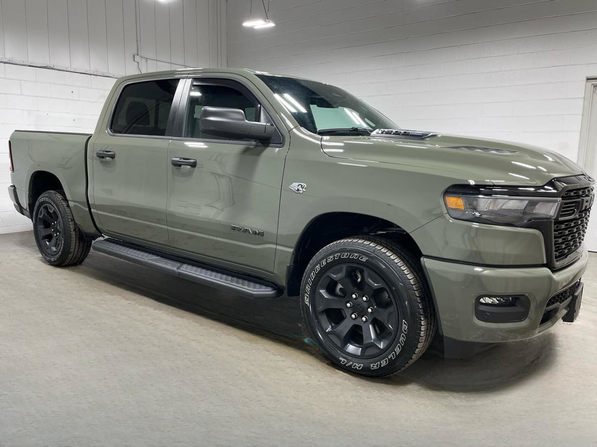 Used 2026 RAM 1500 Express AWD/4WD image 3