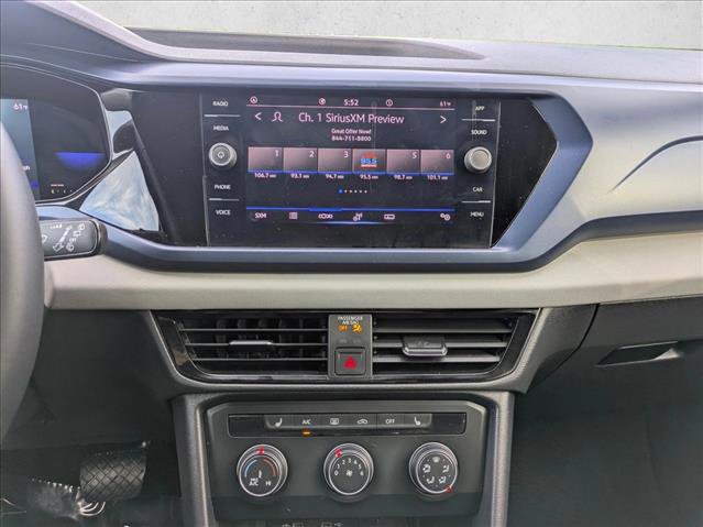 Used 2022 Volkswagen Taos SE image 13