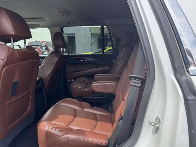 Used 2020 Cadillac Escalade Luxury AWD/4WD image 16