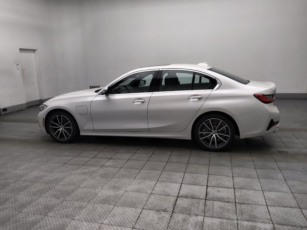 Used 2021 BMW 330e w/ Convenience Package RWD image 3