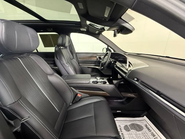 Certified 2026 Cadillac Vistiq Luxury w/ LPO, Floor Liner Package AWD/4WD image 37