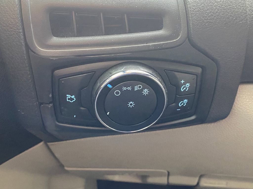 Used 2014 Ford Focus SE FWD image 22