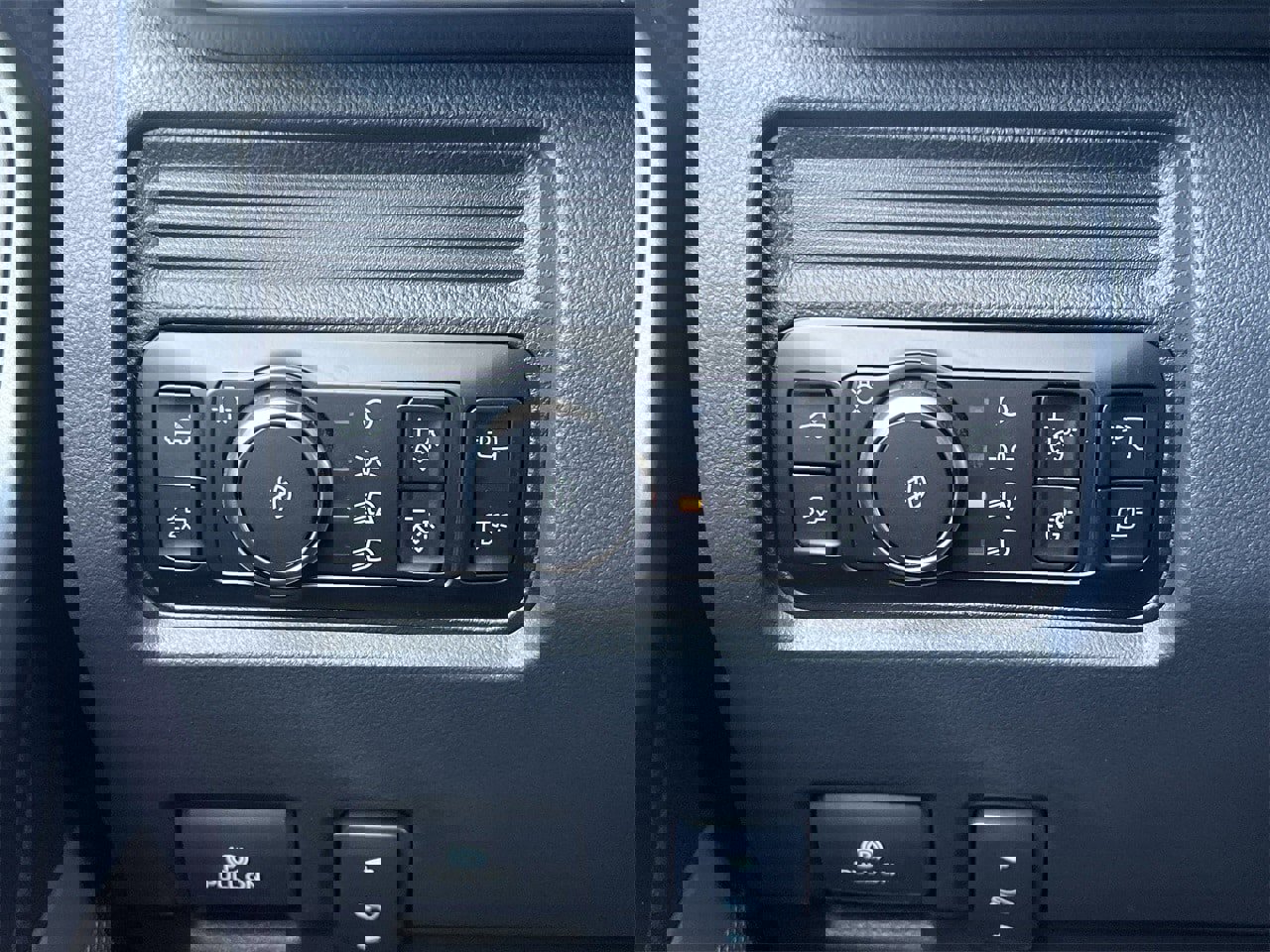 New 2026 Ford F350 4x4 Crew Cab DRW Super Duty image 21