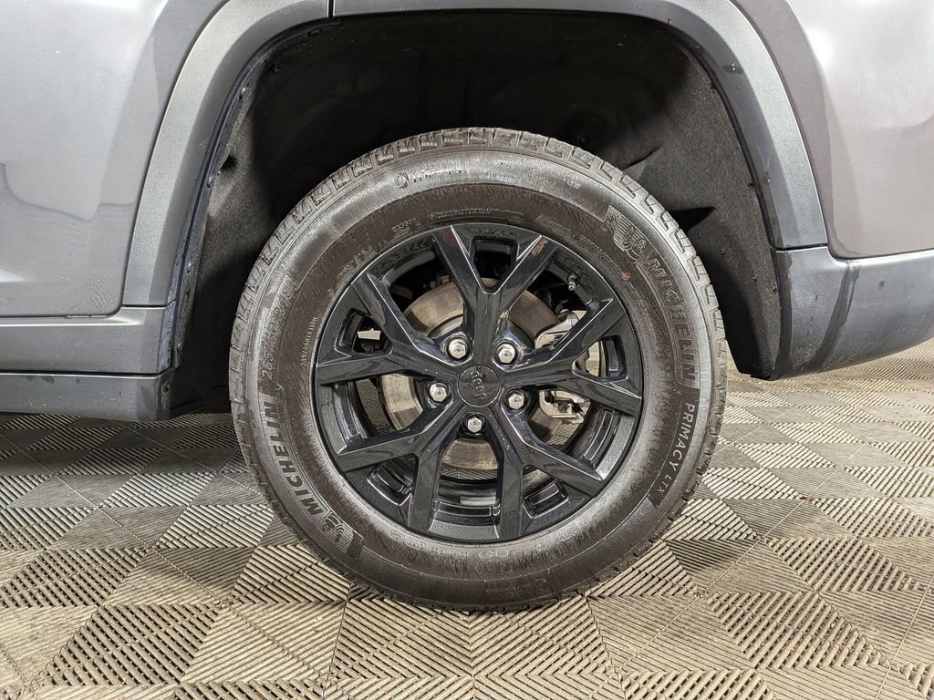 Certified 2024 Jeep Grand Cherokee Altitude image 14