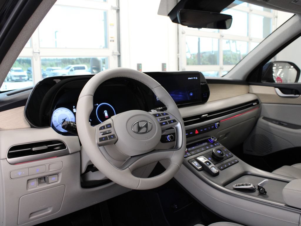 Used 2023 Hyundai Palisade Calligraphy w/ Winter Package FWD image 15
