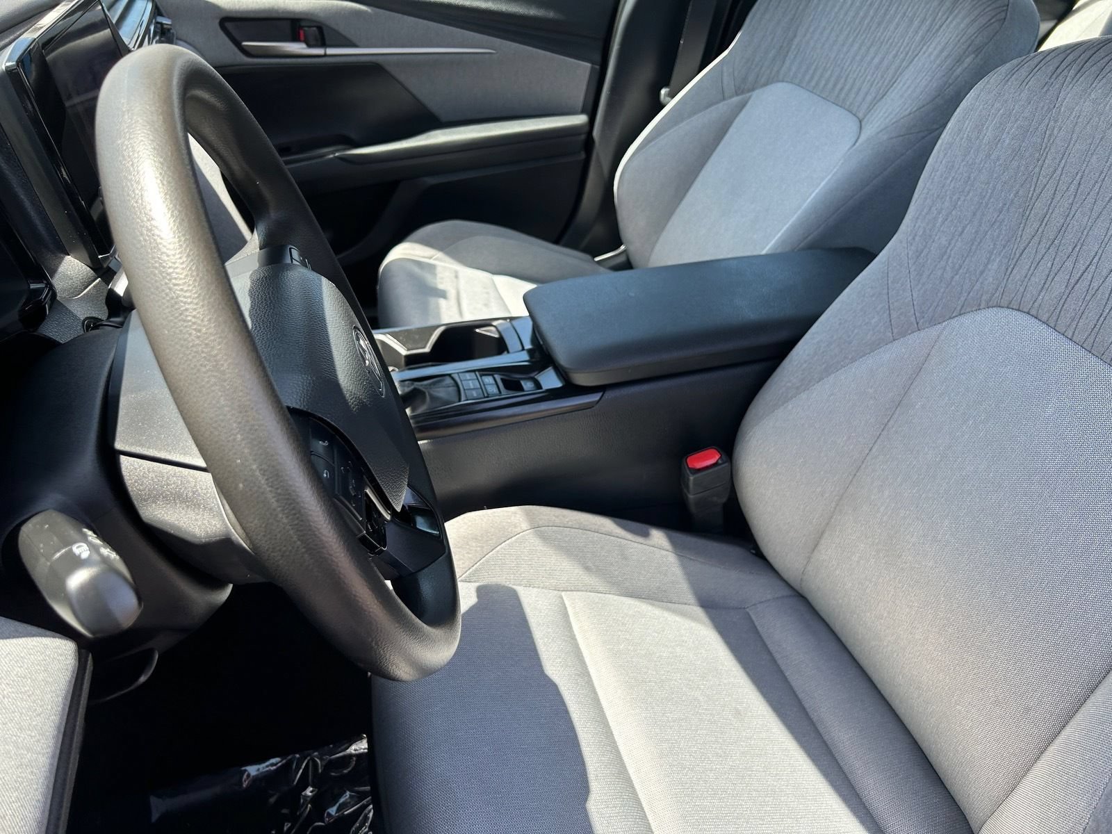Used 2025 Toyota Camry LE w/ Convenience Package FWD image 19