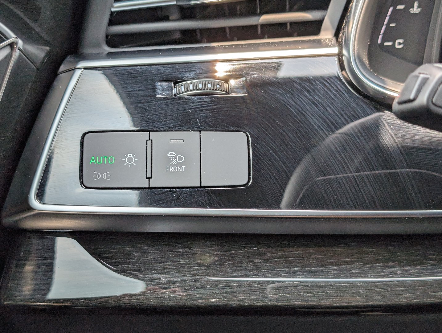 Used 2024 Audi Q8 Premium Plus AWD/4WD image 19