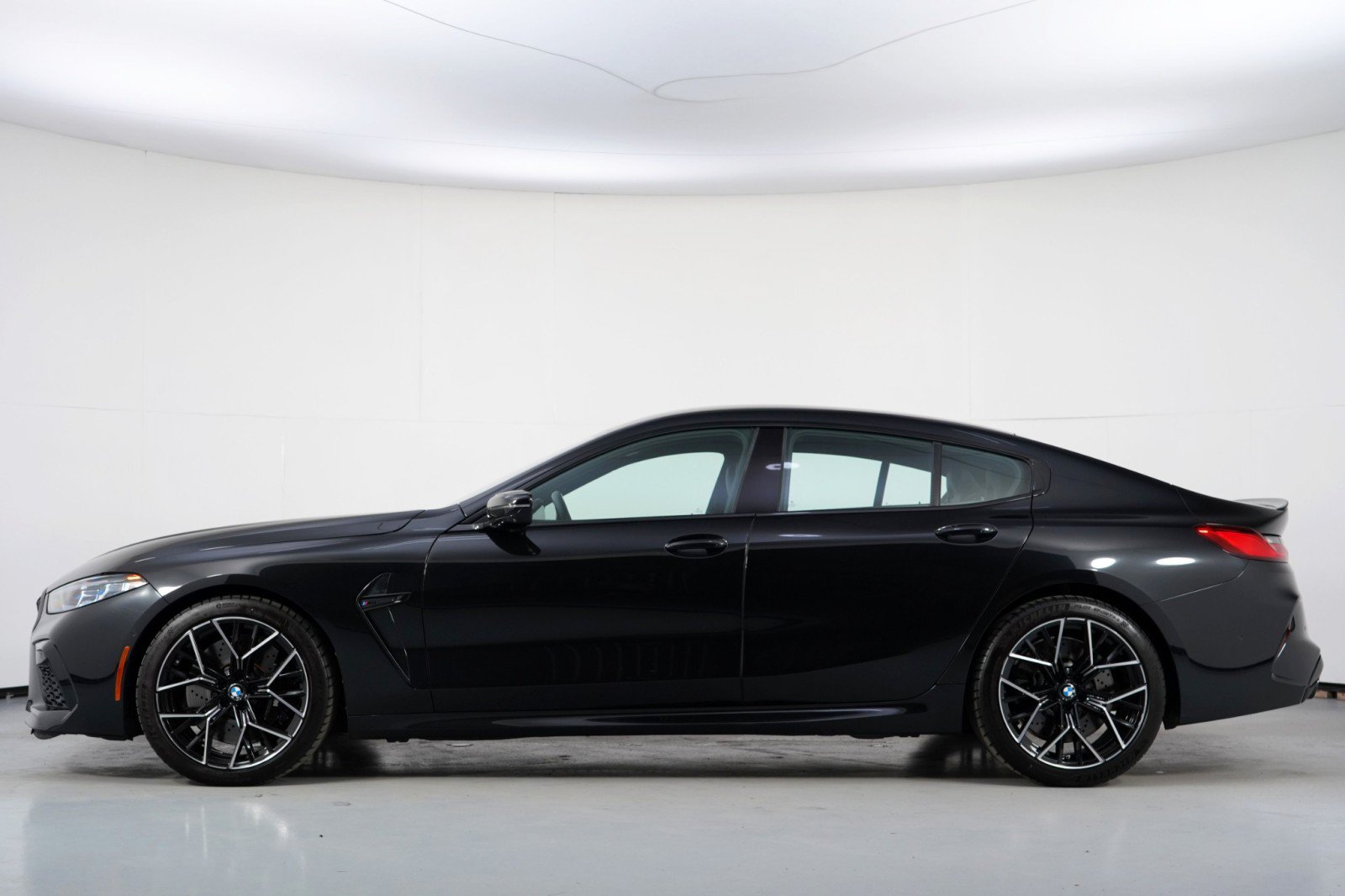 Used 2025 BMW M8 Competition AWD/4WD image 9