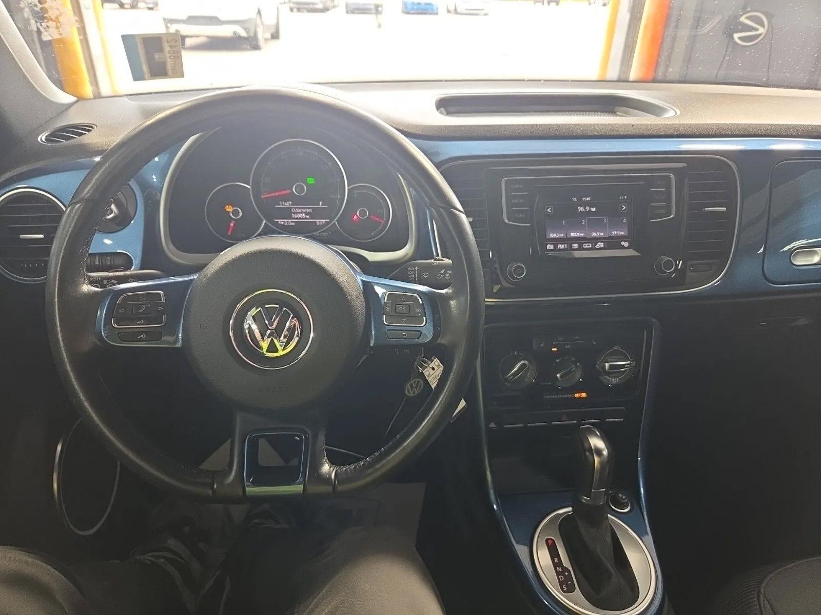 Used 2019 Volkswagen Beetle 2.0T S FWD image 3