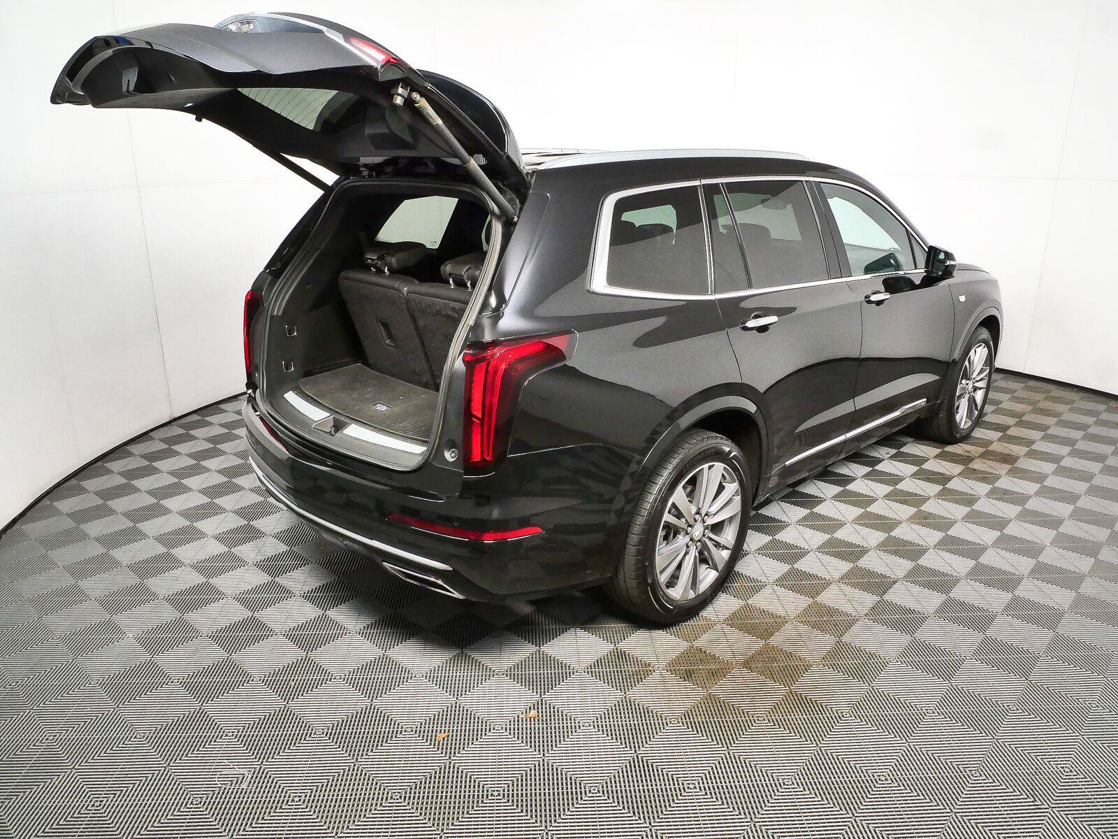Used 2022 Cadillac XT6 Premium Luxury AWD/4WD image 30