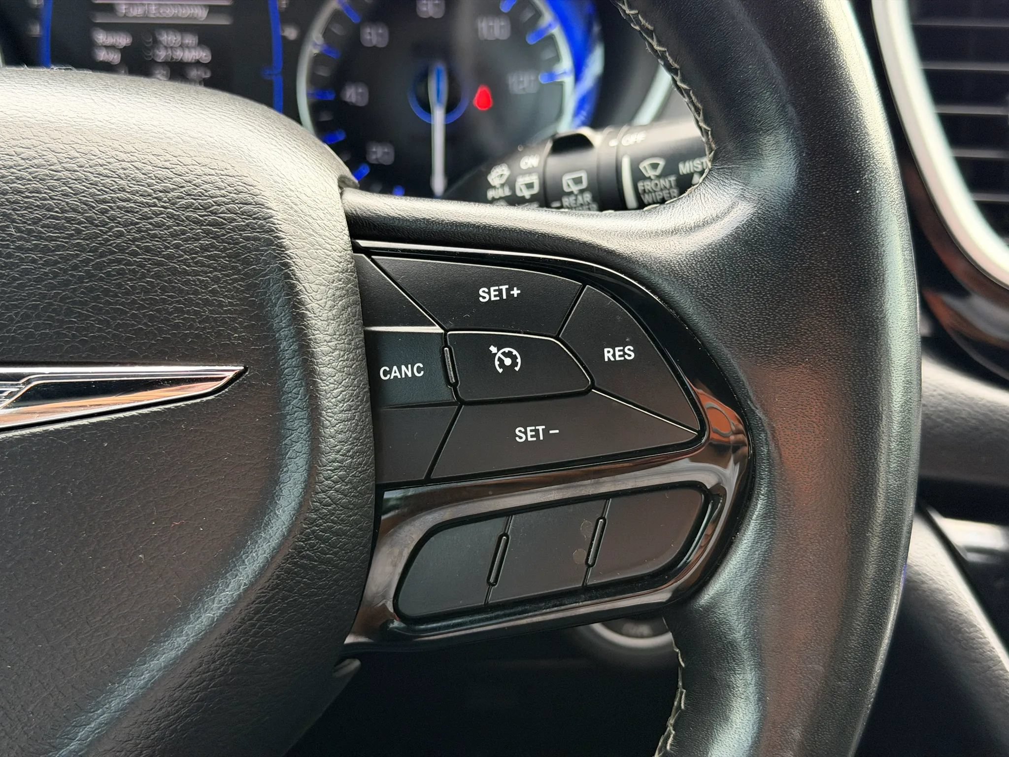 Used 2020 Chrysler Pacifica Touring-L w/ S Appearance Package FWD image 27
