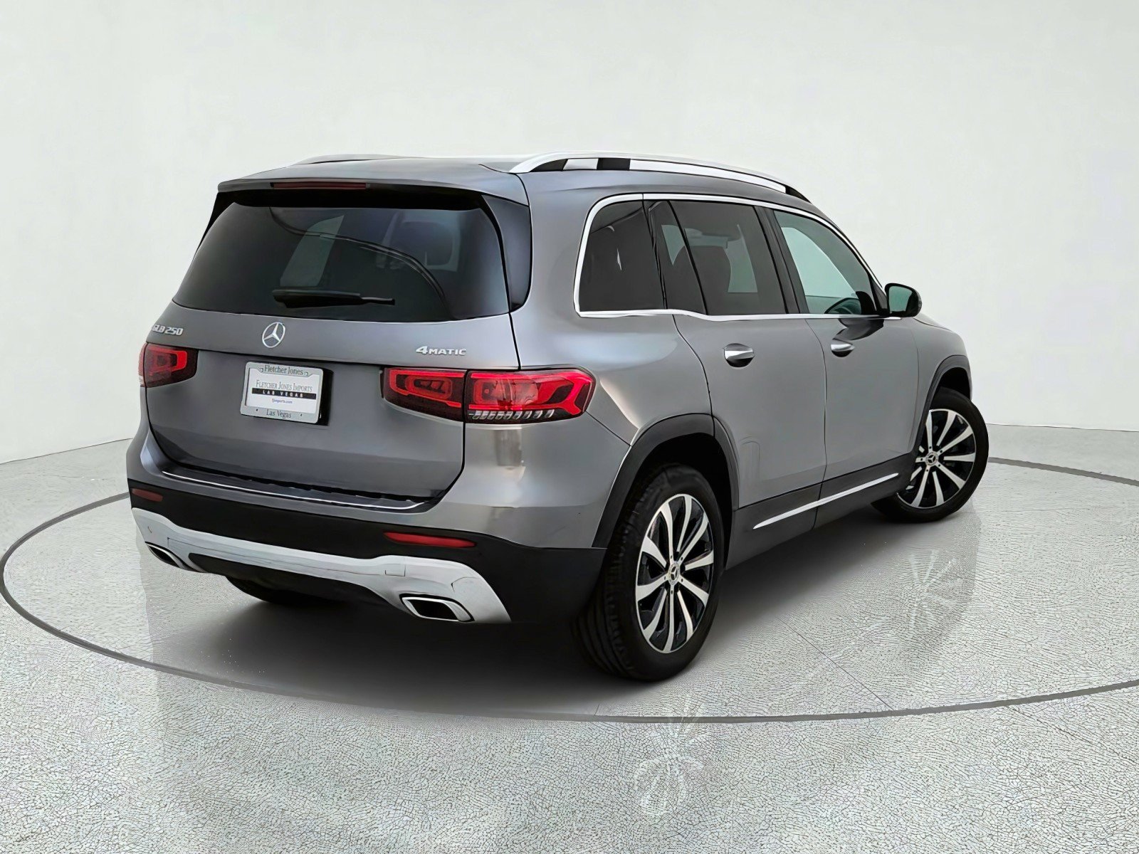 Used 2023 Mercedes-Benz GLB 250 4MATIC image 9