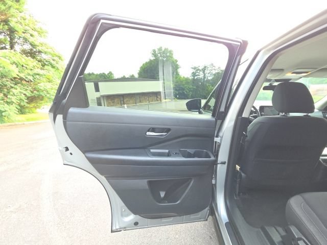 Used 2022 Nissan Pathfinder S FWD image 31