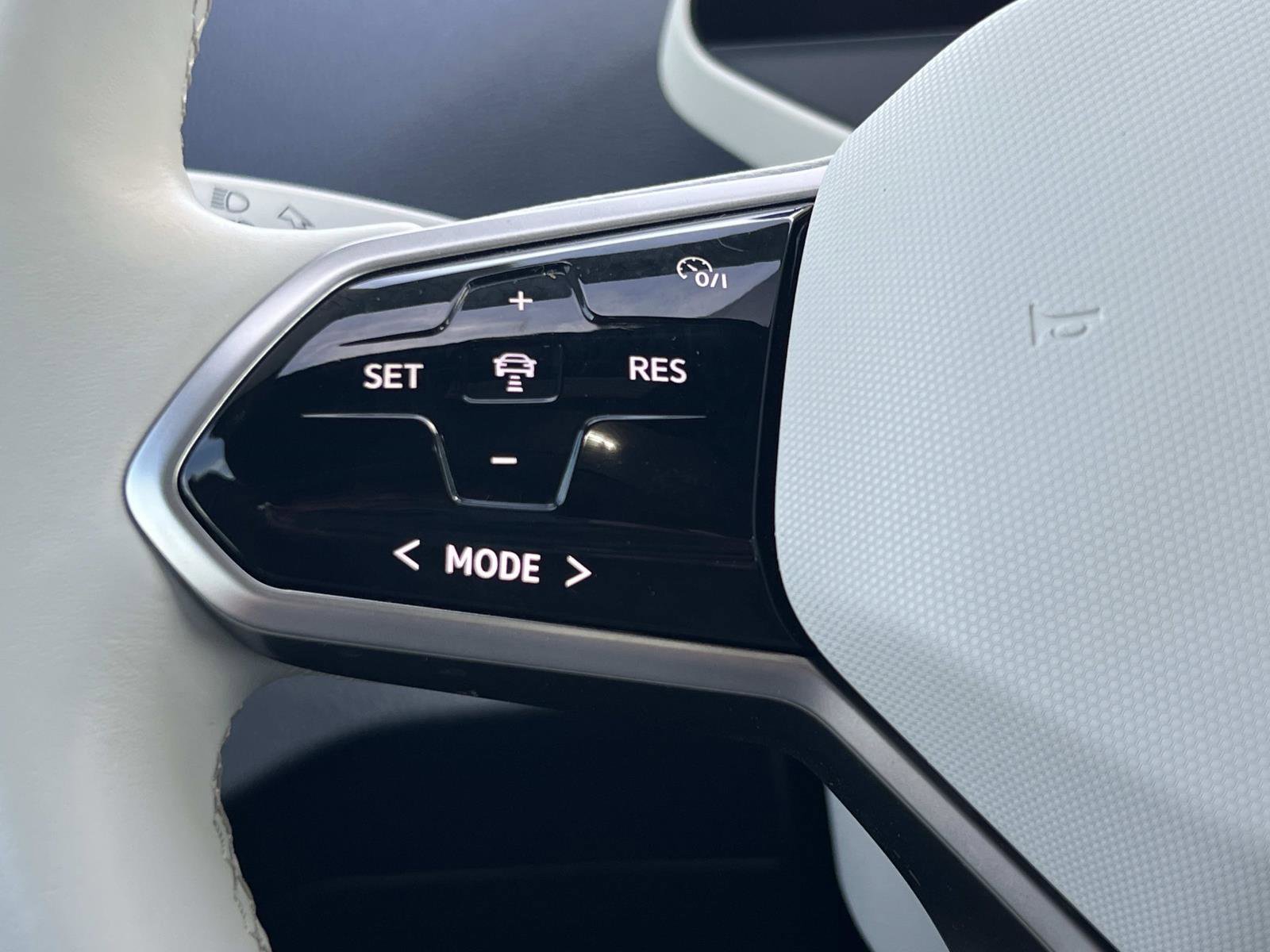 Used 2023 Volkswagen ID.4 Pro S Plus image 7