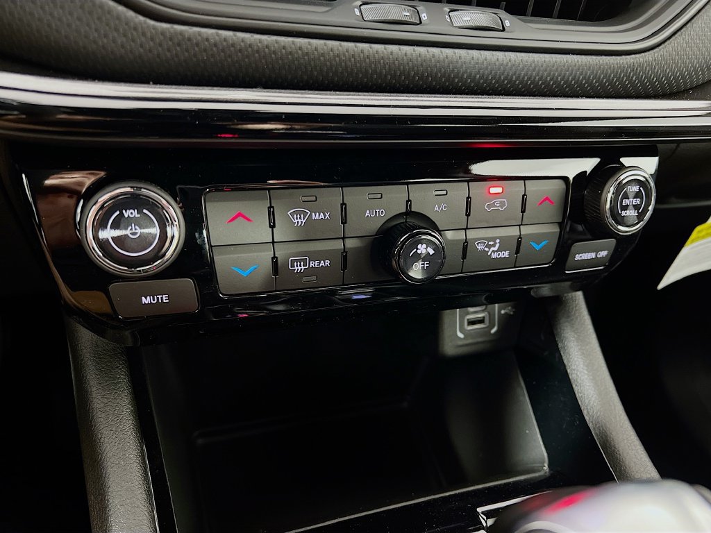 New 2026 Jeep Compass Latitude AWD/4WD image 15