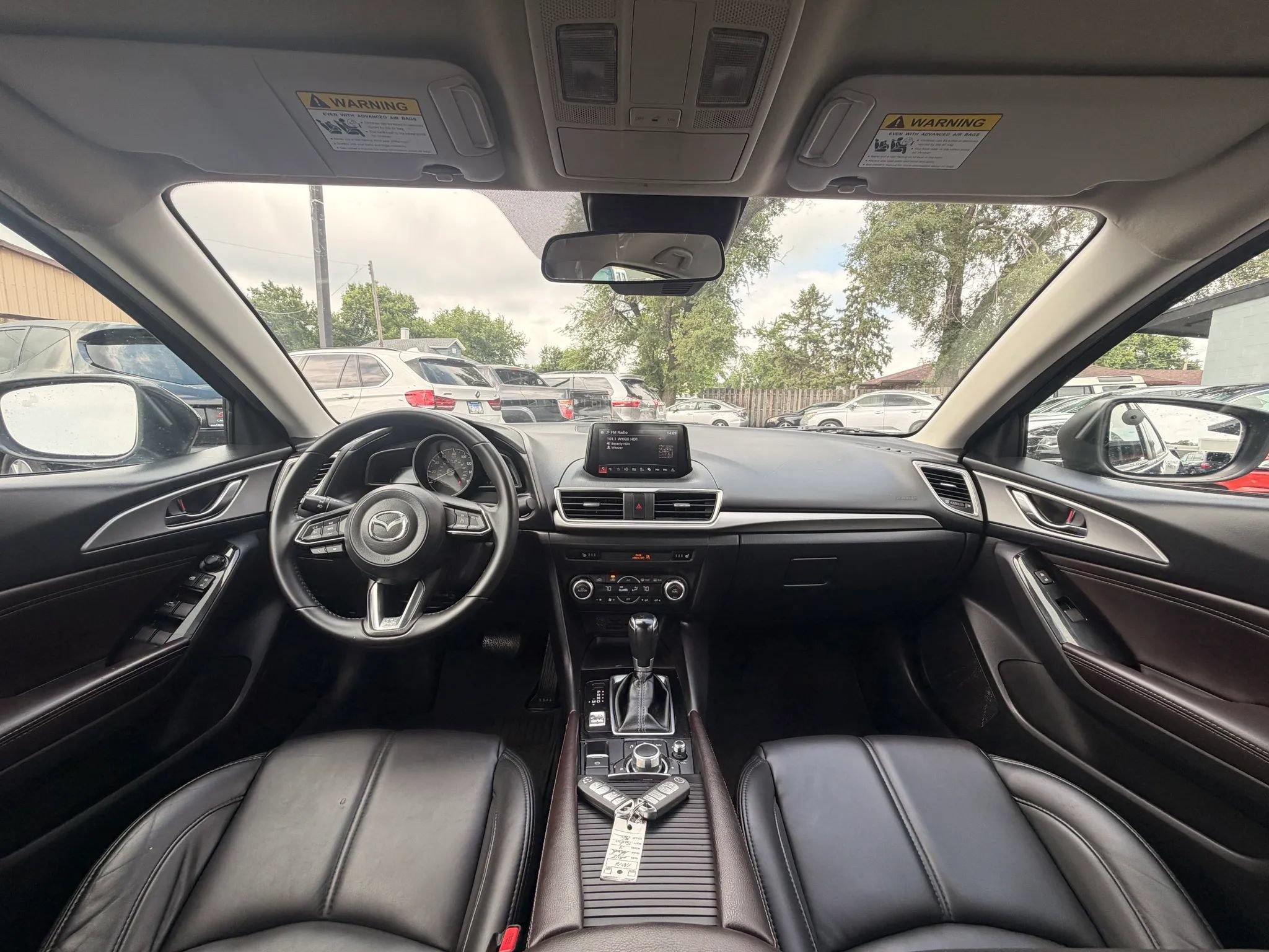Used 2018 MAZDA MAZDA3 Touring FWD image 2