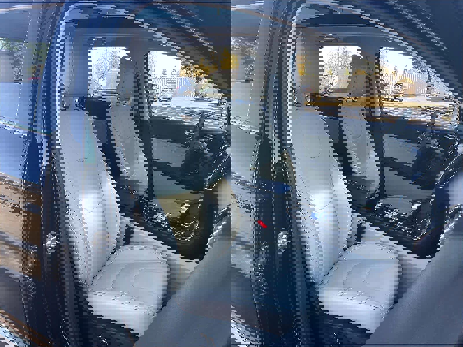 Used 2018 Ford Edge Titanium w/ Equipment Group 301A image 10