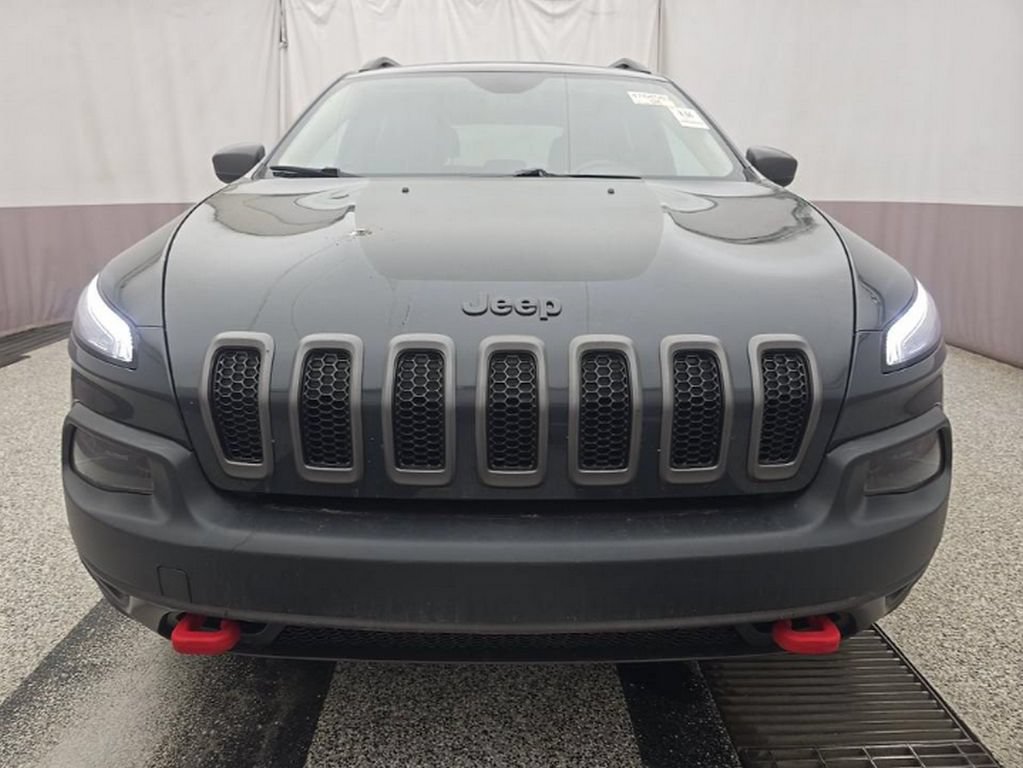 Used 2017 Jeep Cherokee Trailhawk w/ Comfort & Convenience Group AWD/4WD image 2