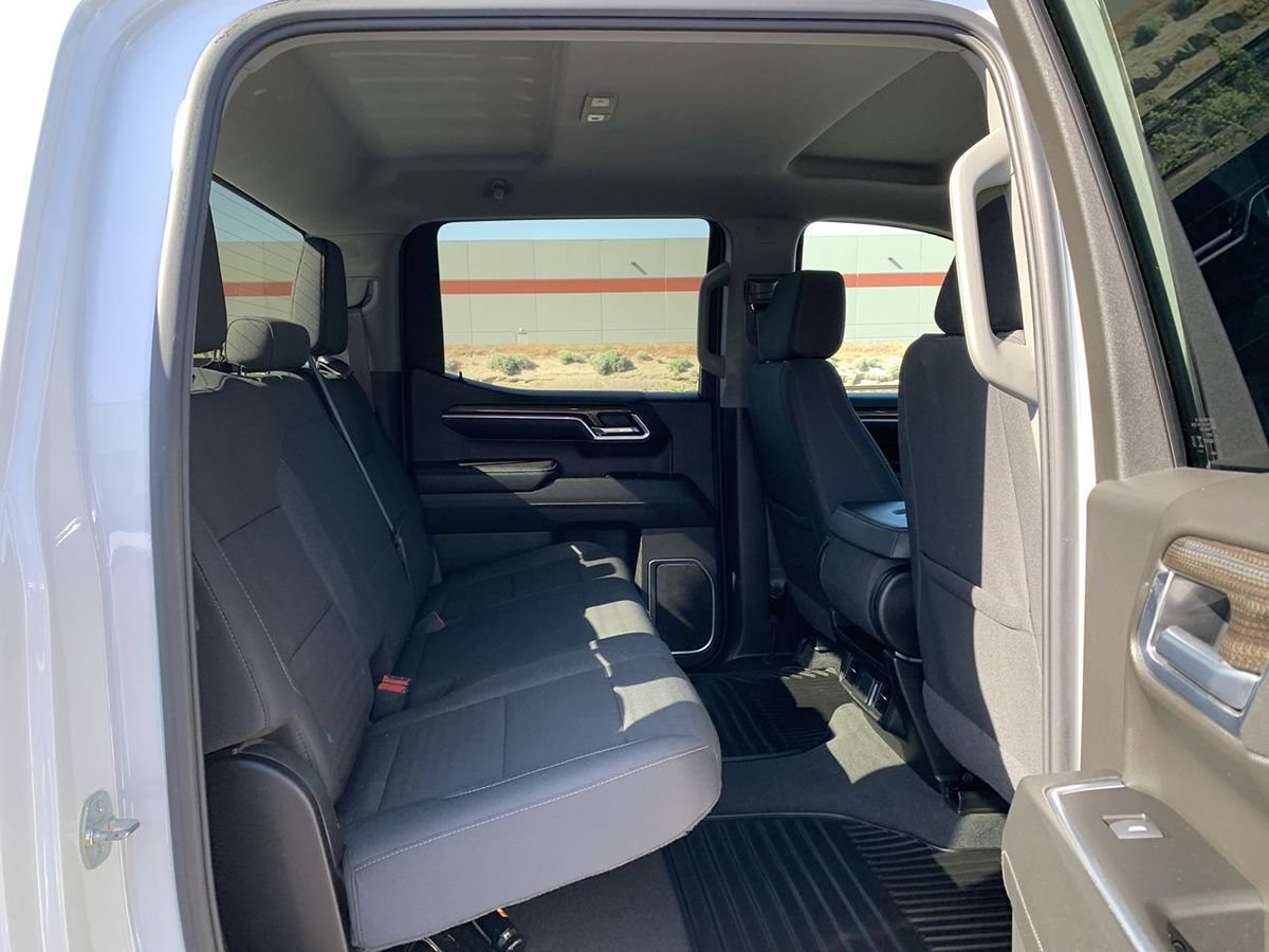 Used 2025 Chevrolet Silverado 1500 LT AWD/4WD image 25