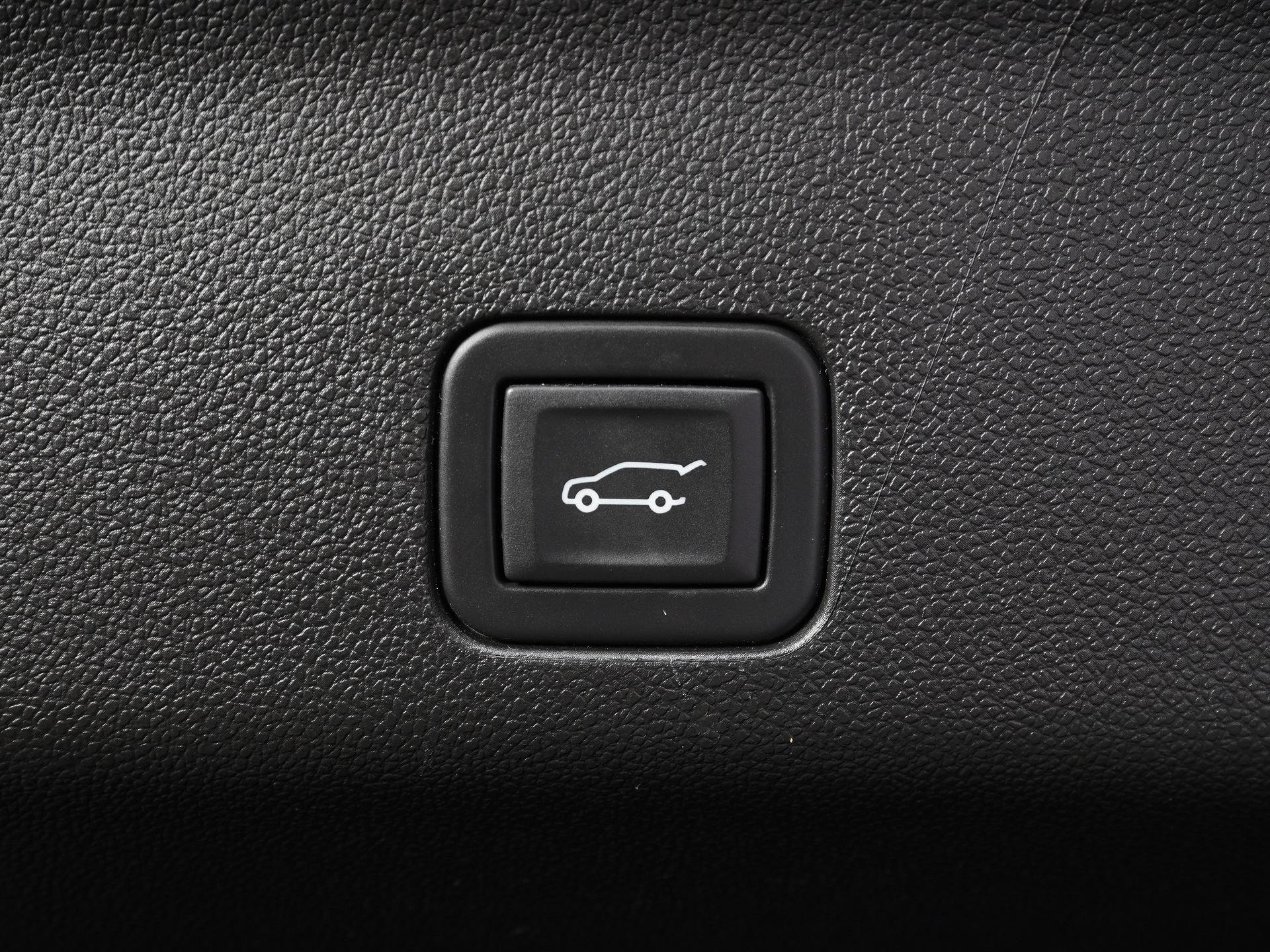 Used 2023 Chevrolet Tahoe LT w/ Luxury Package AWD/4WD image 12