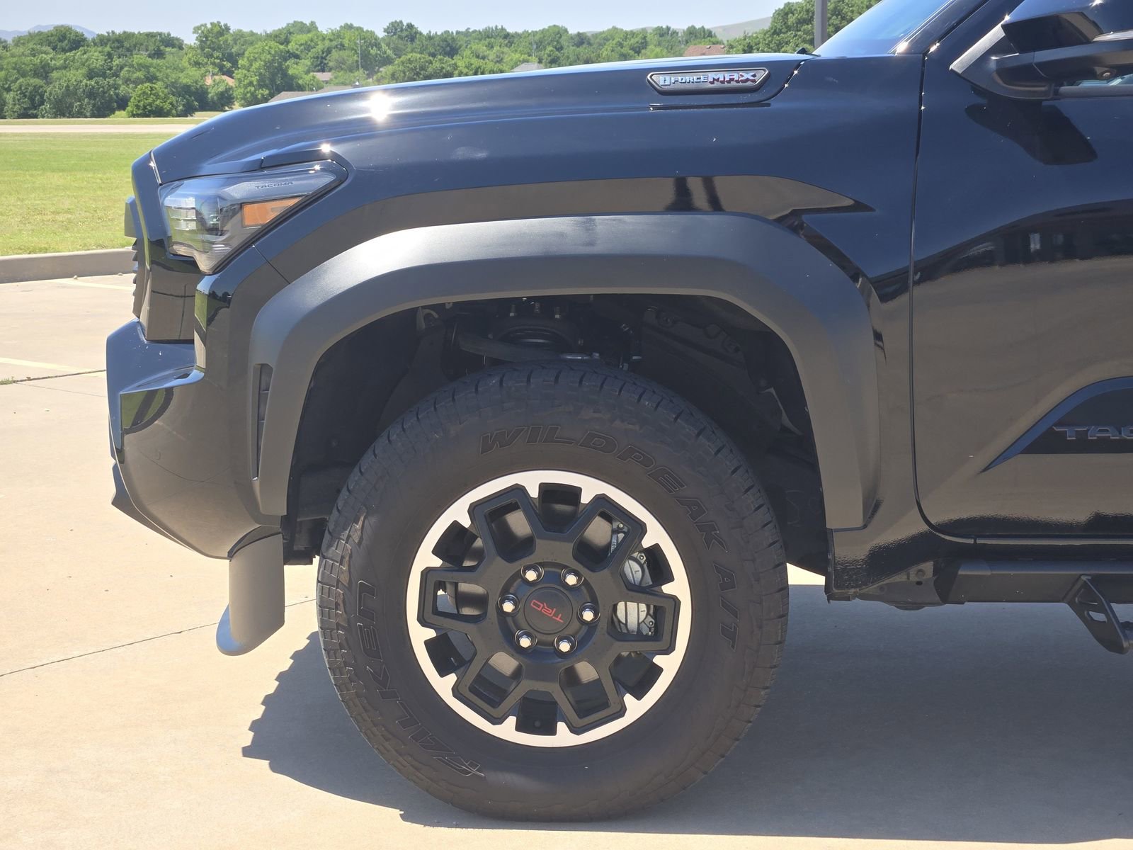Used 2025 Toyota Tacoma TRD Off-Road w/ TRD Off Road Premium Package AWD/4WD image 9