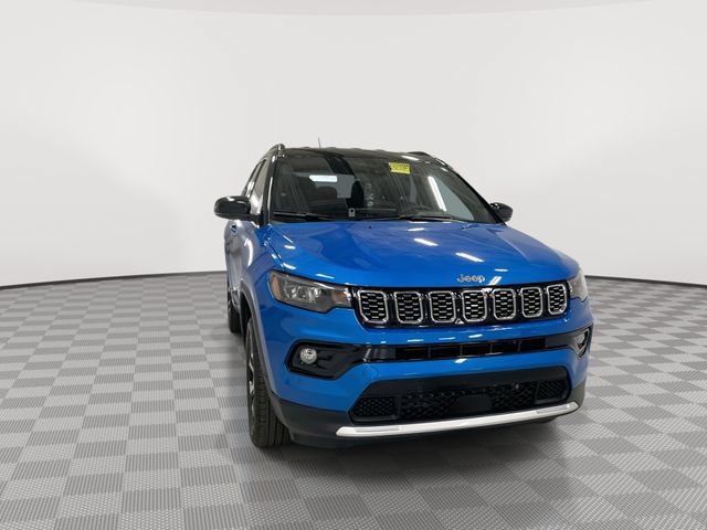 Used 2024 Jeep Compass Limited AWD/4WD image 3