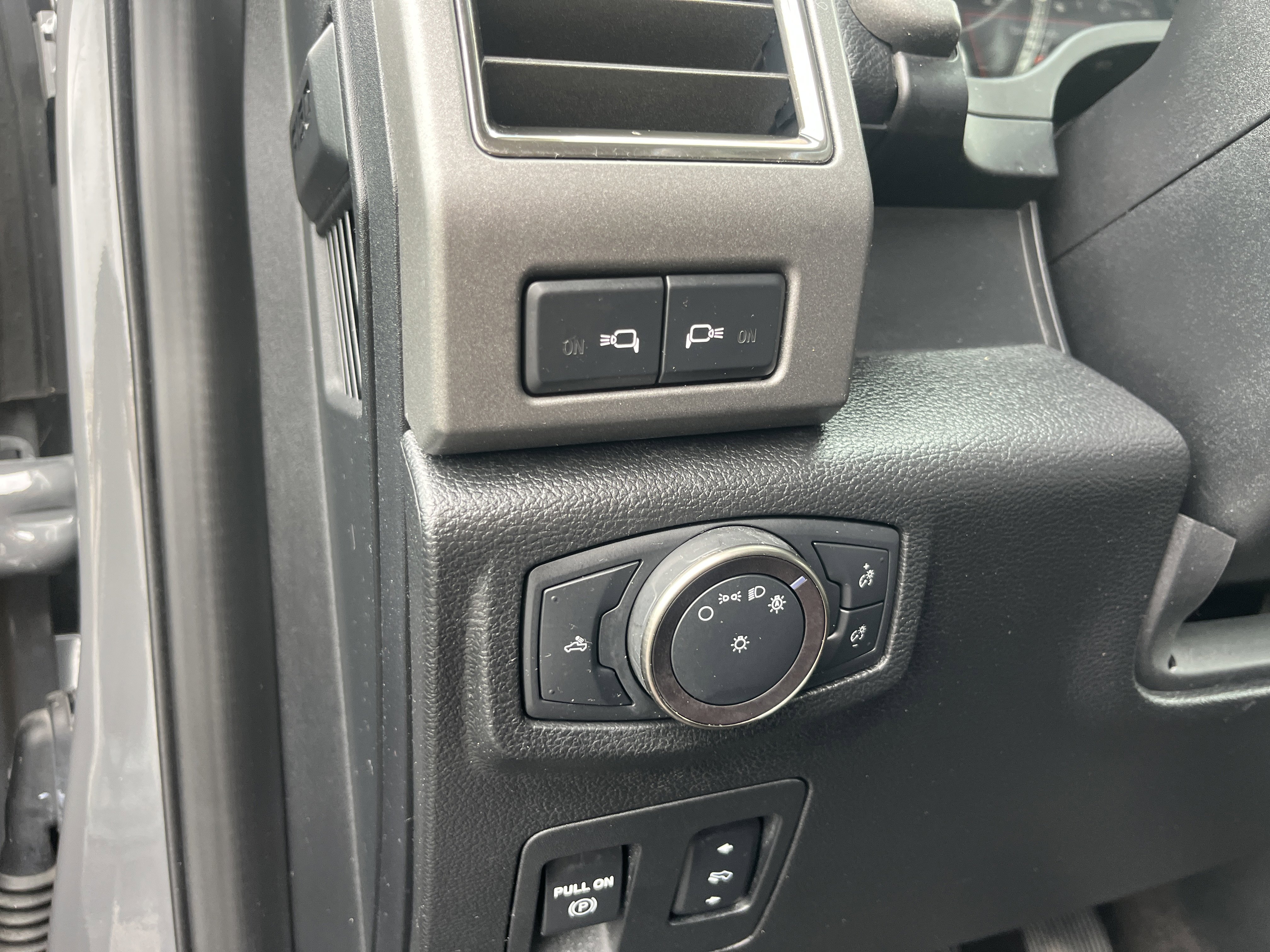 Used 2020 Ford F150 Raptor w/ Equipment Group 802A Luxury AWD/4WD image 18